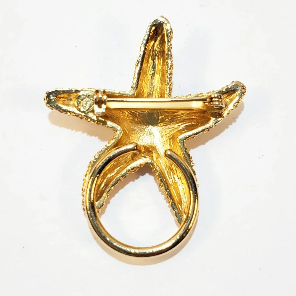 Vtg Textured Gold Tone Metal Starfish Brooch w/ Loop Nautical Pin Scarf Holder